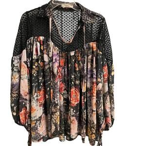Hazel Size Large Black Floral Loose Fit Lightweight Top Crochet Accent